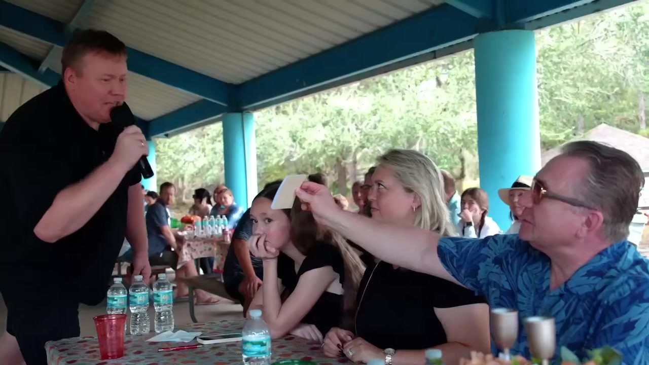 Clients gathered at tables during the iMortgage4u Annual Client Picnic